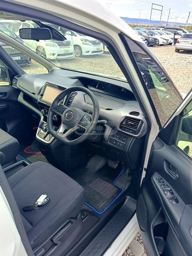 Nissan Serena - фото 5