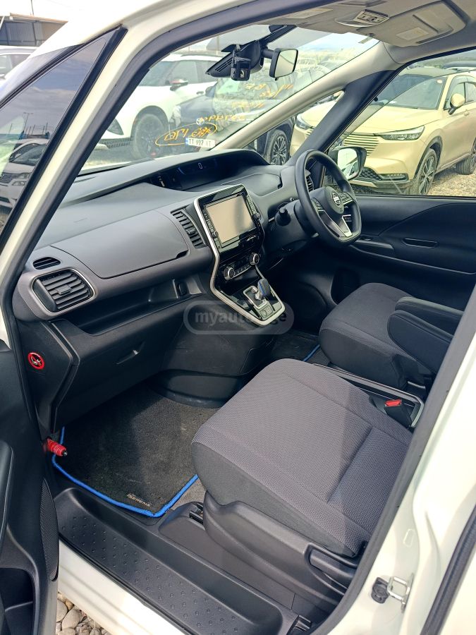 Nissan Serena - фото 6