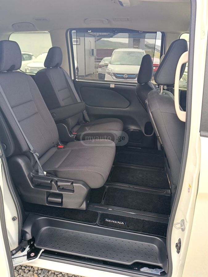 Nissan Serena - фото 8