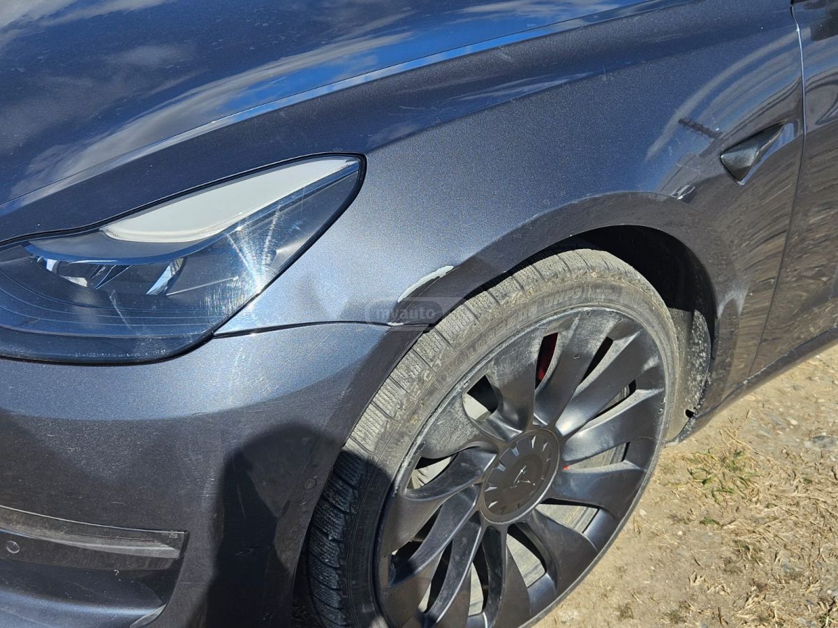 Tesla Model 3 - фото 7