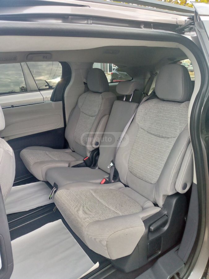 Toyota Sienna - фото 11