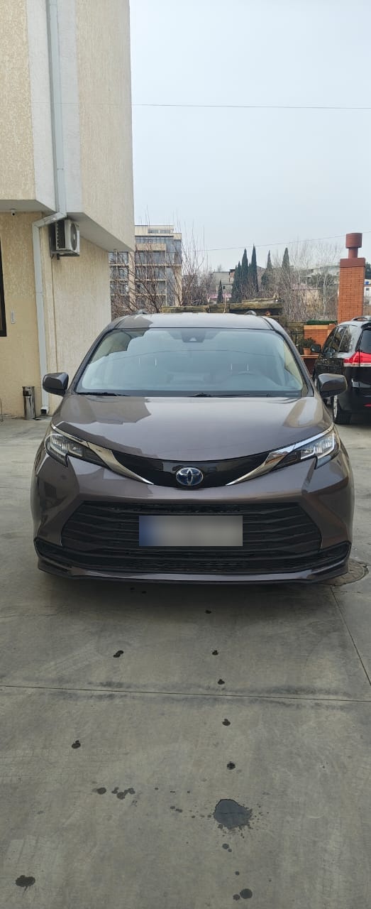 Toyota Sienna - фото 4