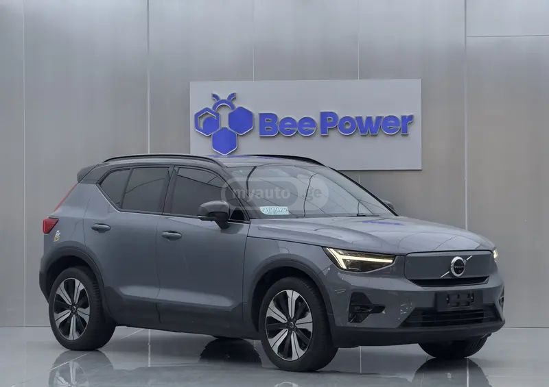 Volvo XC 40 2023 — миниатюра 3