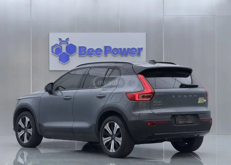 Volvo XC 40 2023 — миниатюра 5