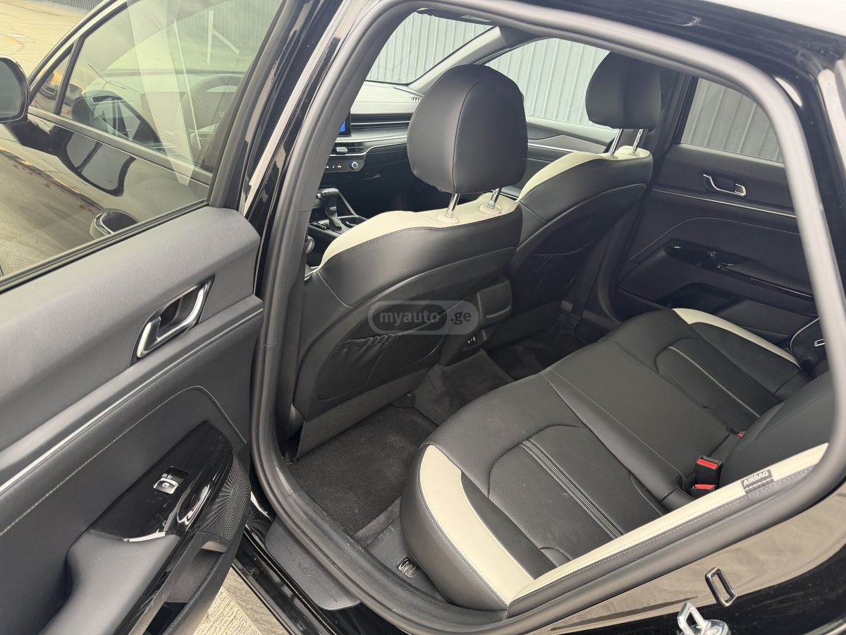 Kia K5 - фото 12