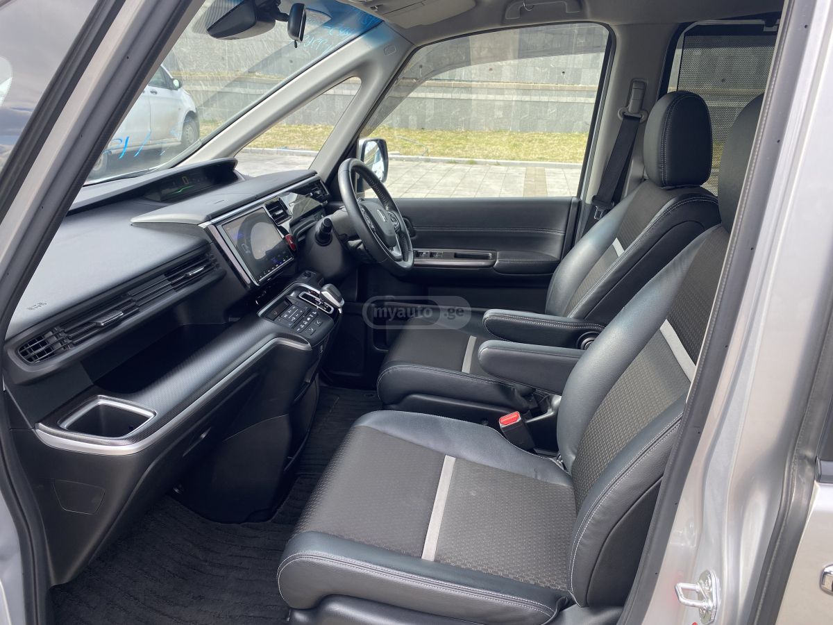 Honda Step Wagon - фото 10