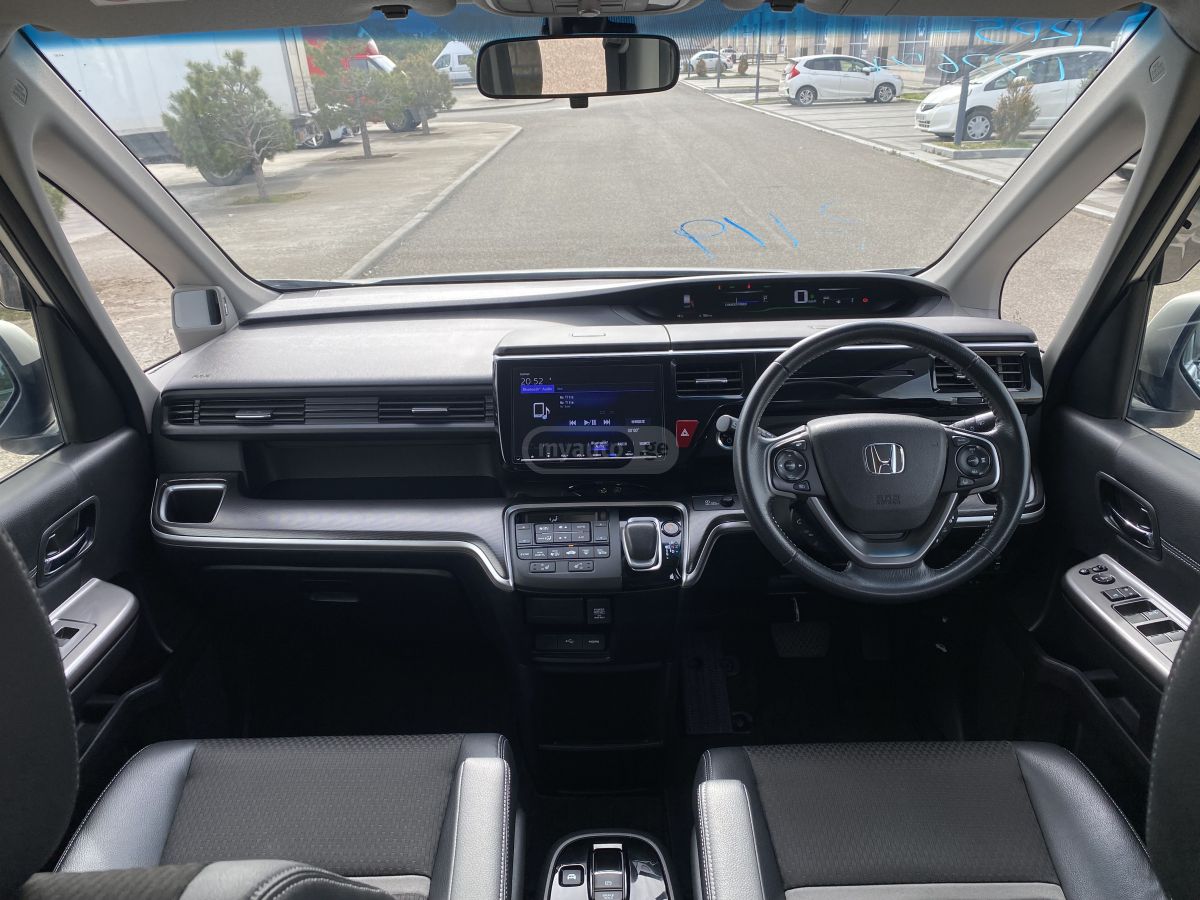 Honda Step Wagon - фото 12