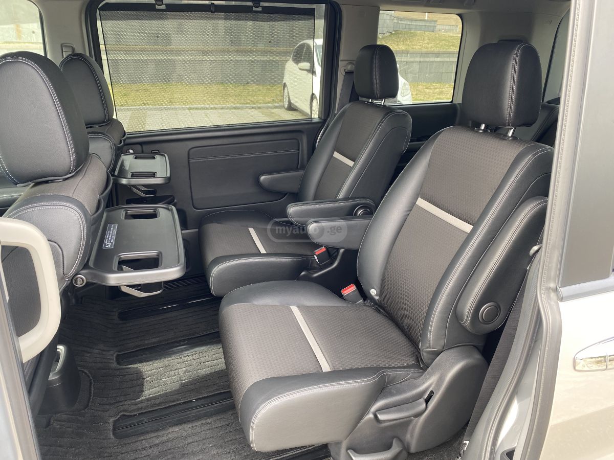 Honda Step Wagon - фото 9