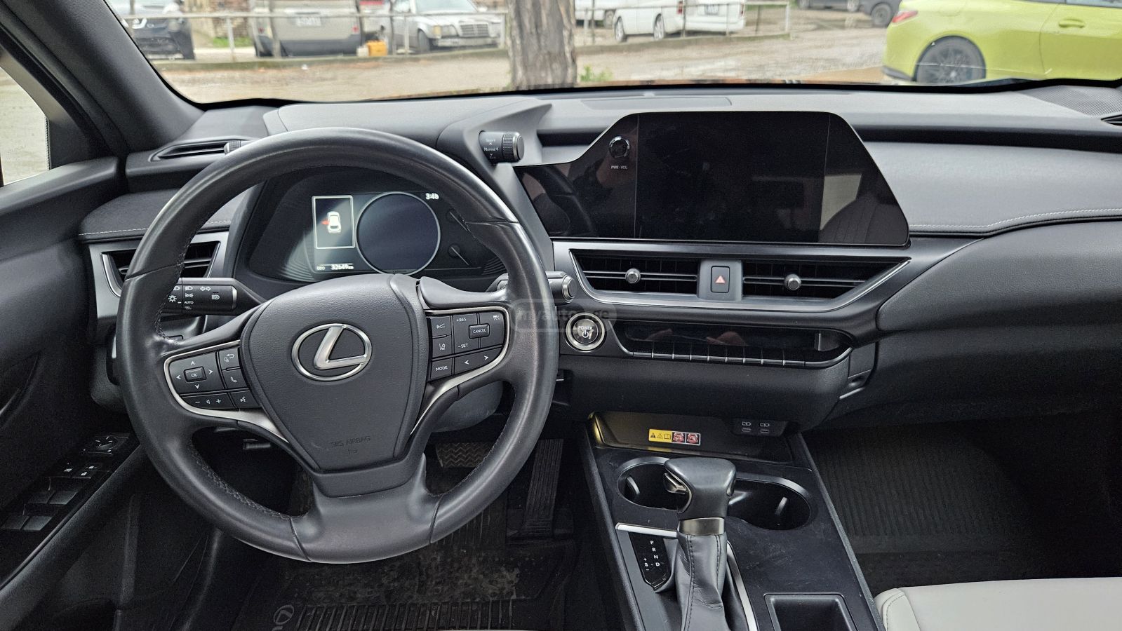 Lexus UX 250 h - фото 10