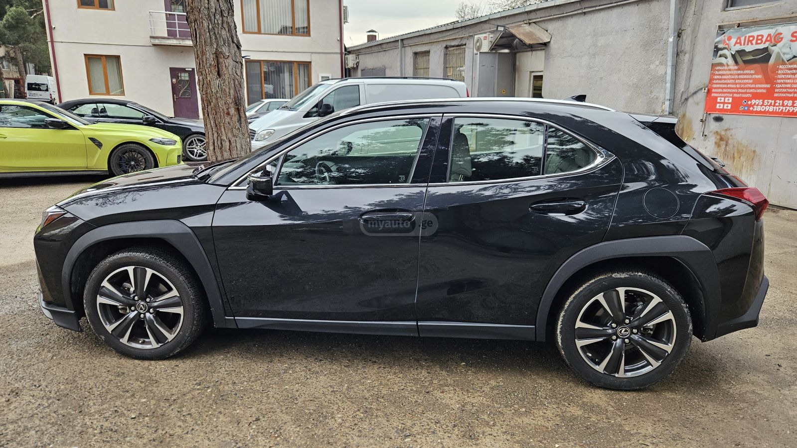 Lexus UX 250 h - фото 9