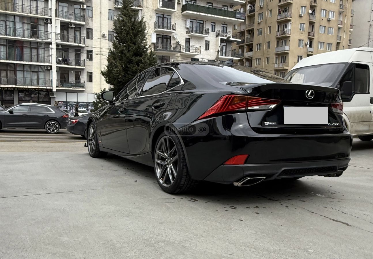 Lexus IS 200 - фото 10