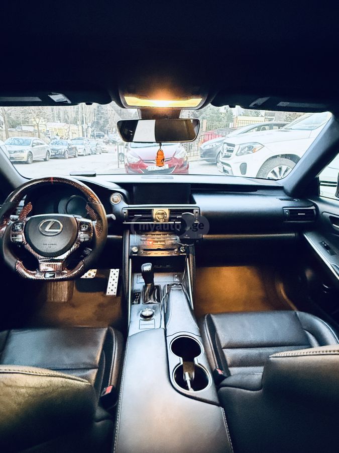 Lexus IS 200 - фото 12