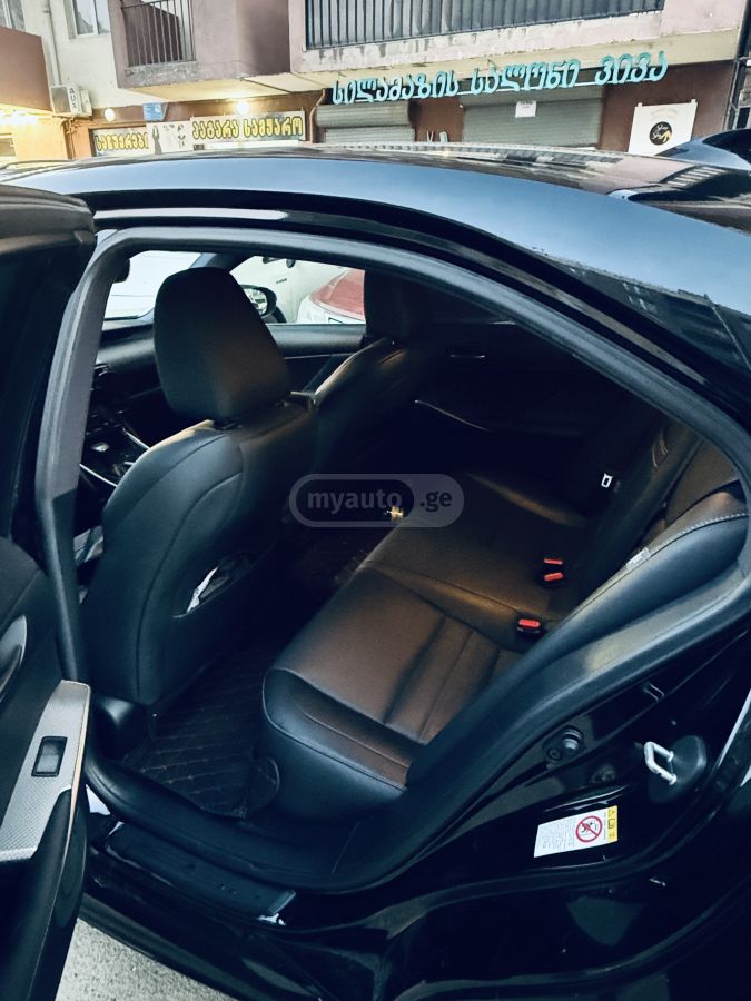 Lexus IS 200 - фото 13