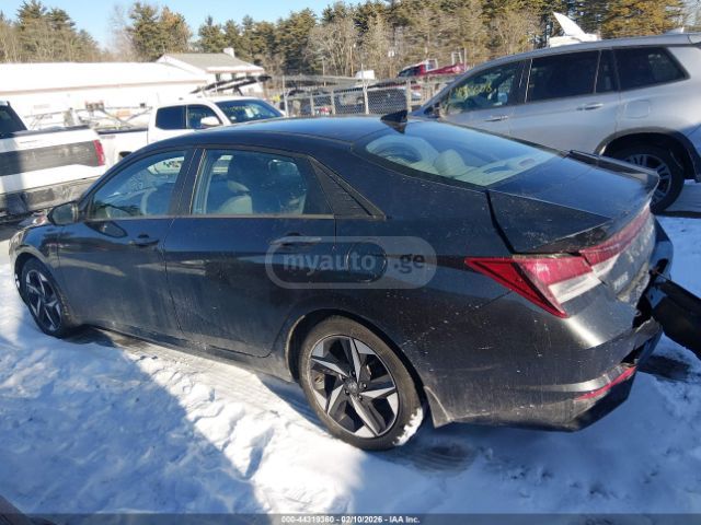 Hyundai Elantra - фото 13