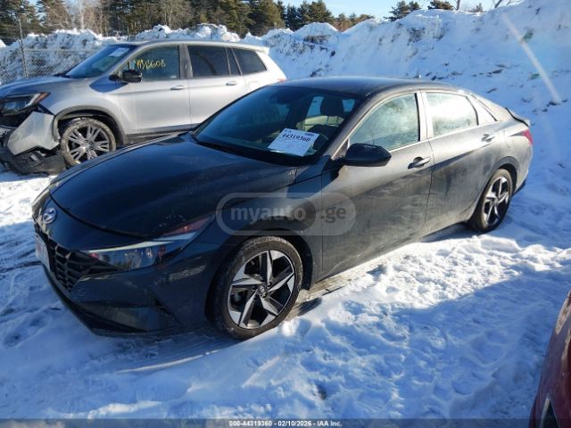 Hyundai Elantra - фото 2