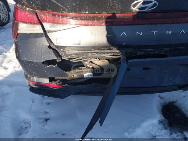 Hyundai Elantra - фото 6