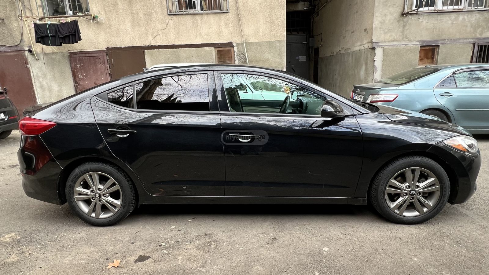 Hyundai Elantra - фото 1