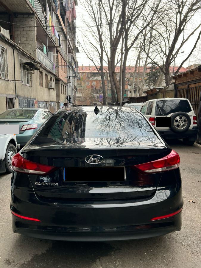 Hyundai Elantra - фото 4