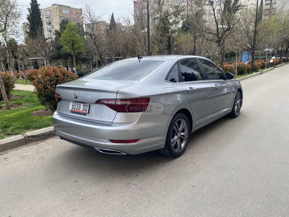 Volkswagen Jetta - фото 6