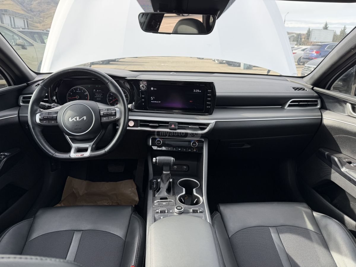 Kia K5 - фото 12