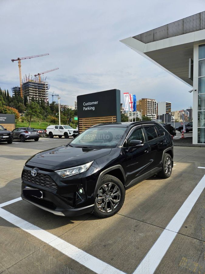 Toyota RAV 4 - фото 1