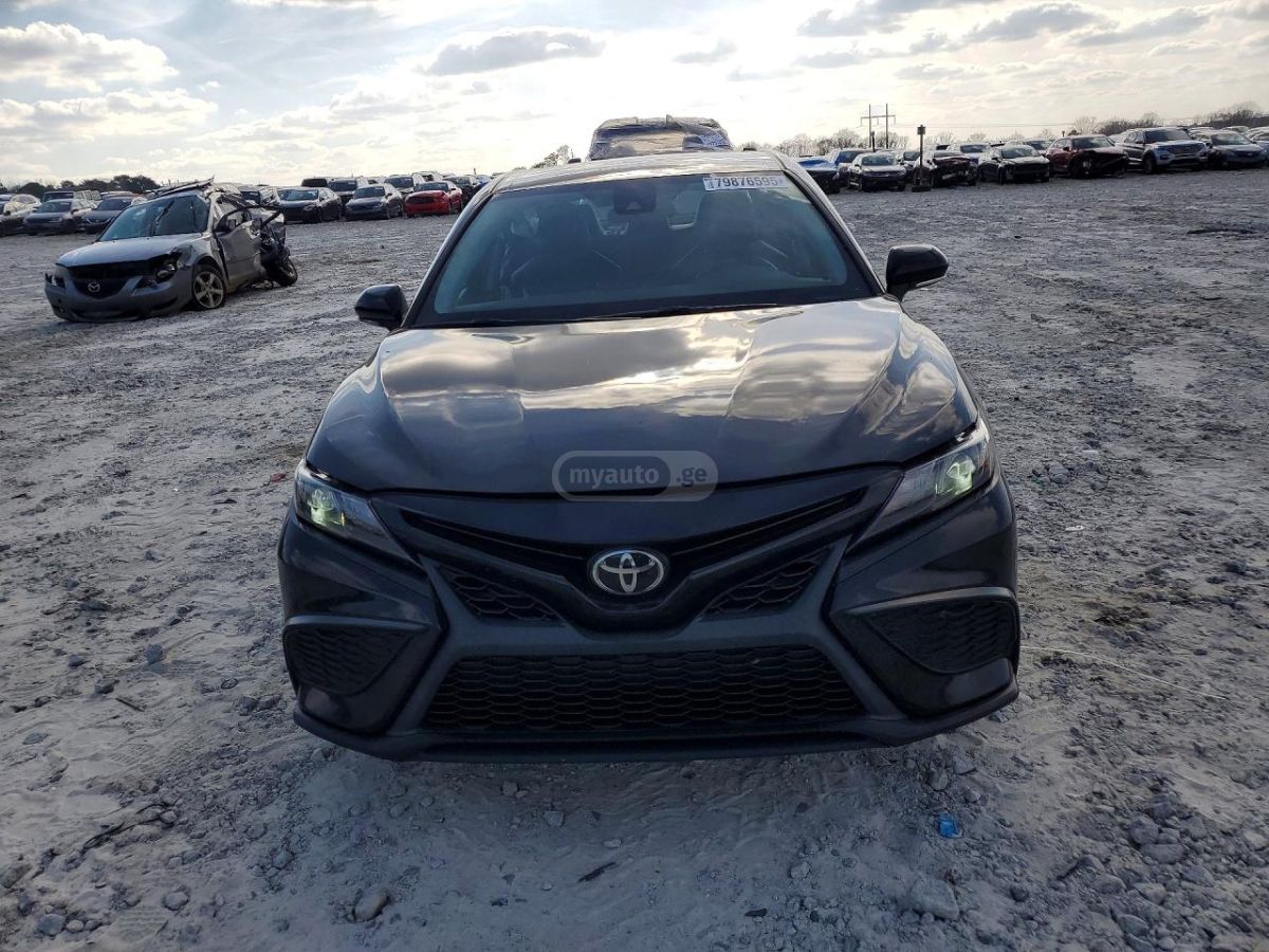 Toyota Camry - фото 5