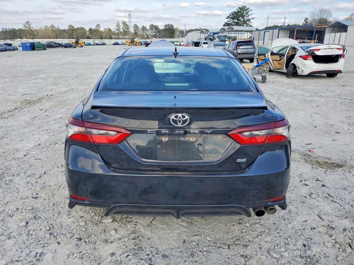 Toyota Camry - фото 6