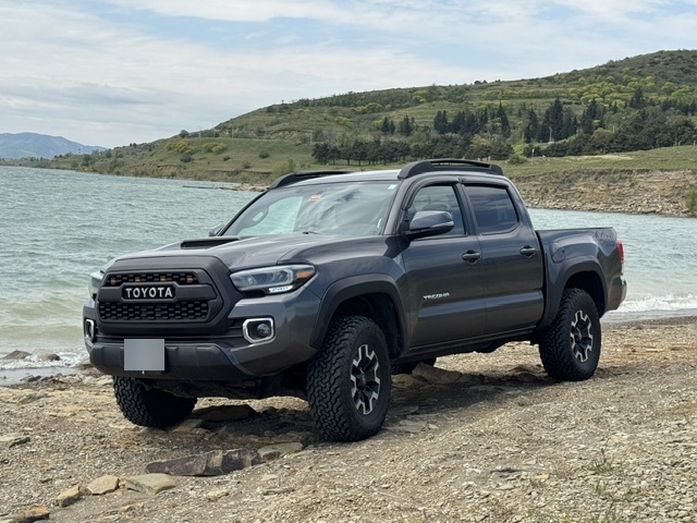 Toyota Tacoma - фото 1