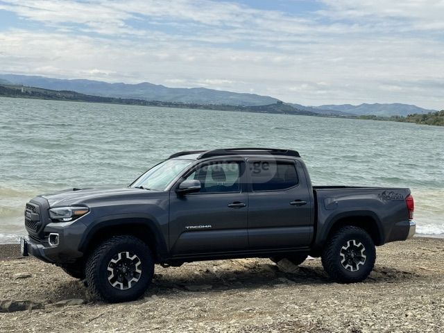 Toyota Tacoma - фото 3