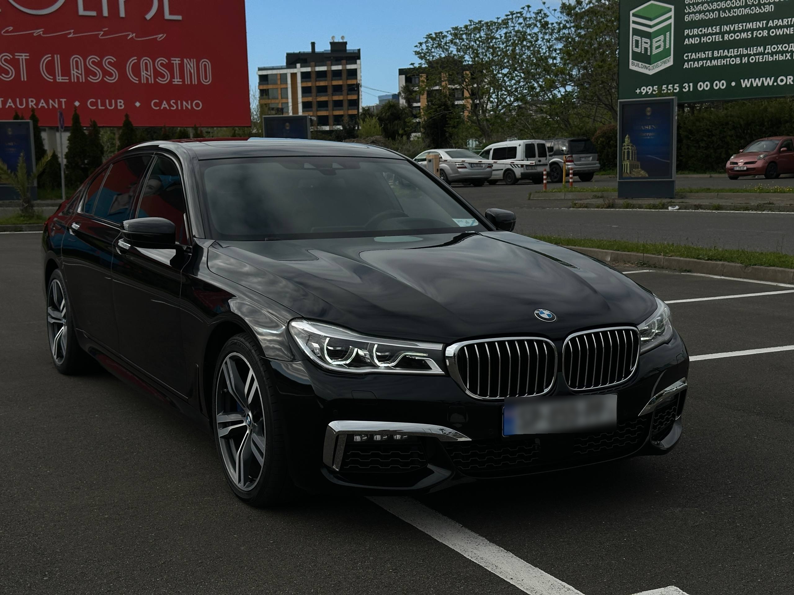 BMW 750 - фото 1