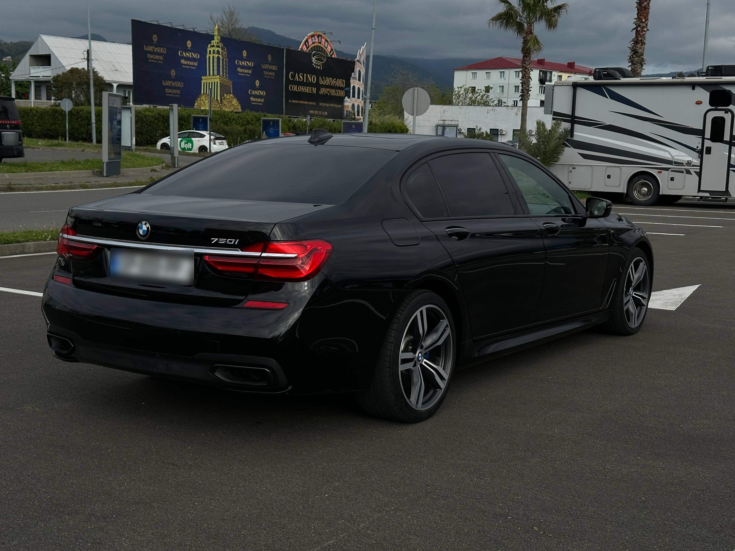 BMW 750 - фото 4