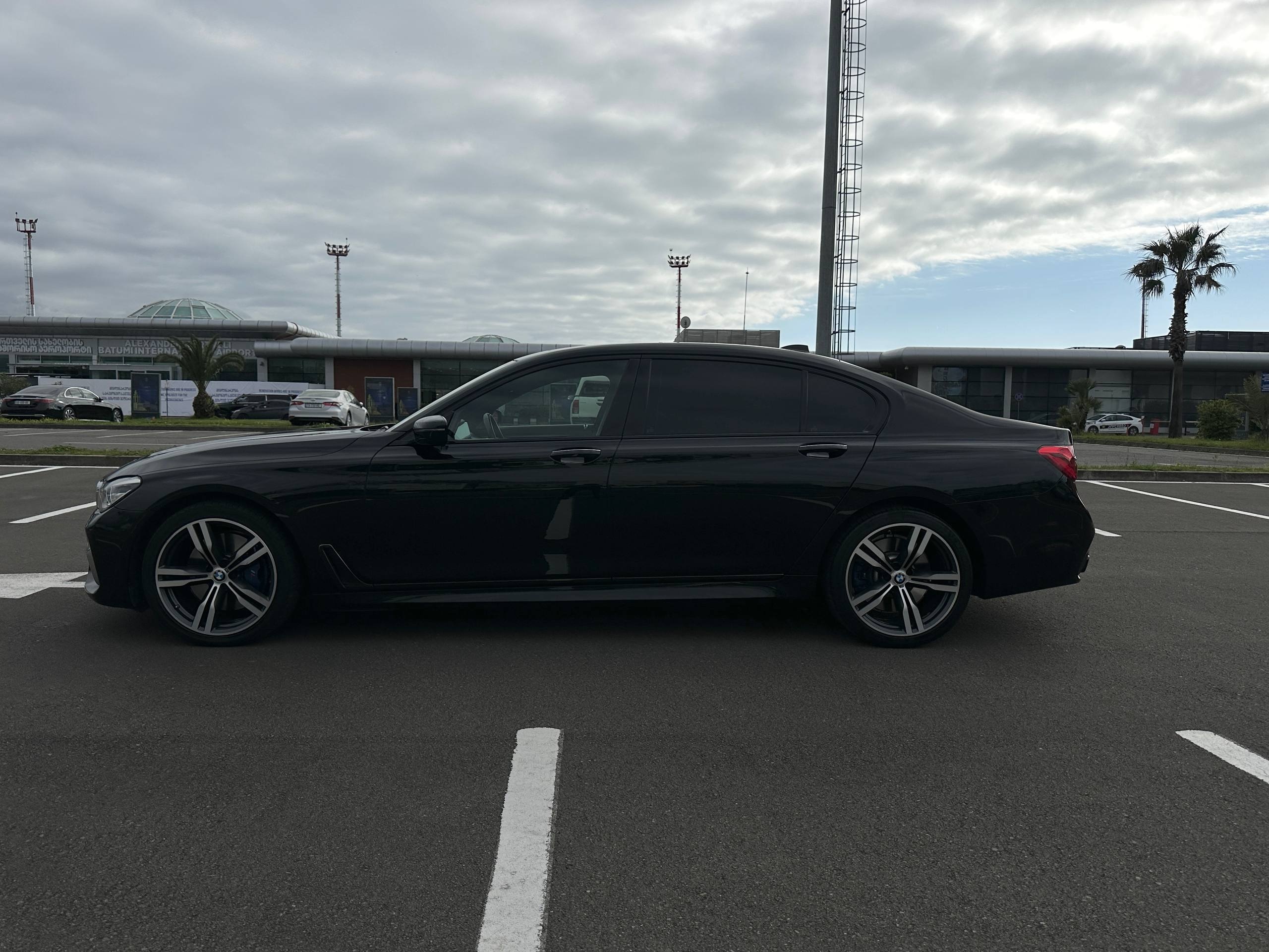 BMW 750 - фото 6