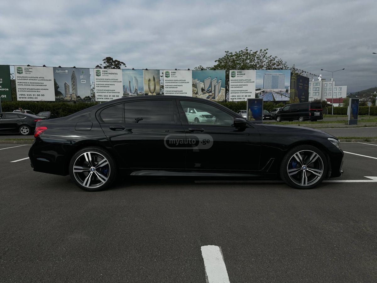 BMW 750 - фото 7