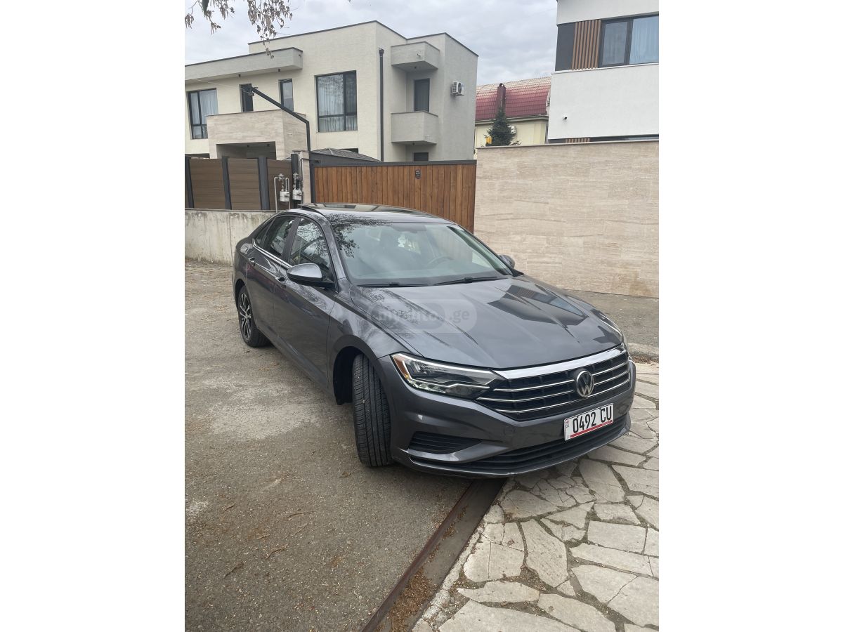 Volkswagen Jetta - фото 1