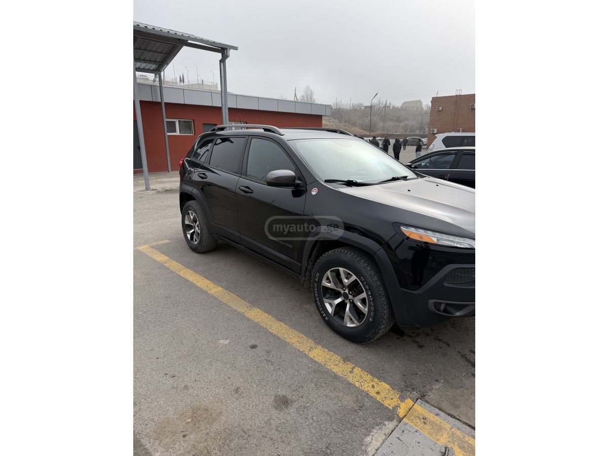 Jeep Cherokee - фото 5