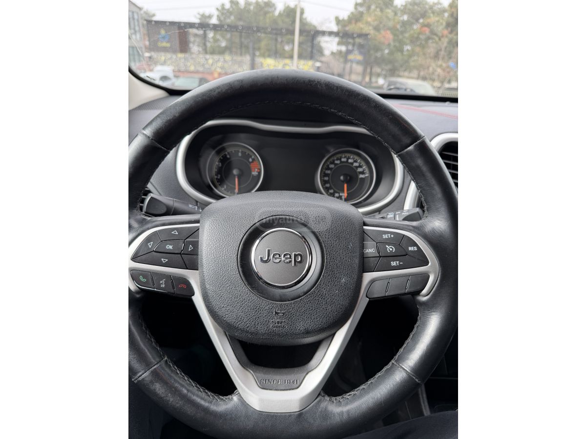 Jeep Cherokee - фото 7