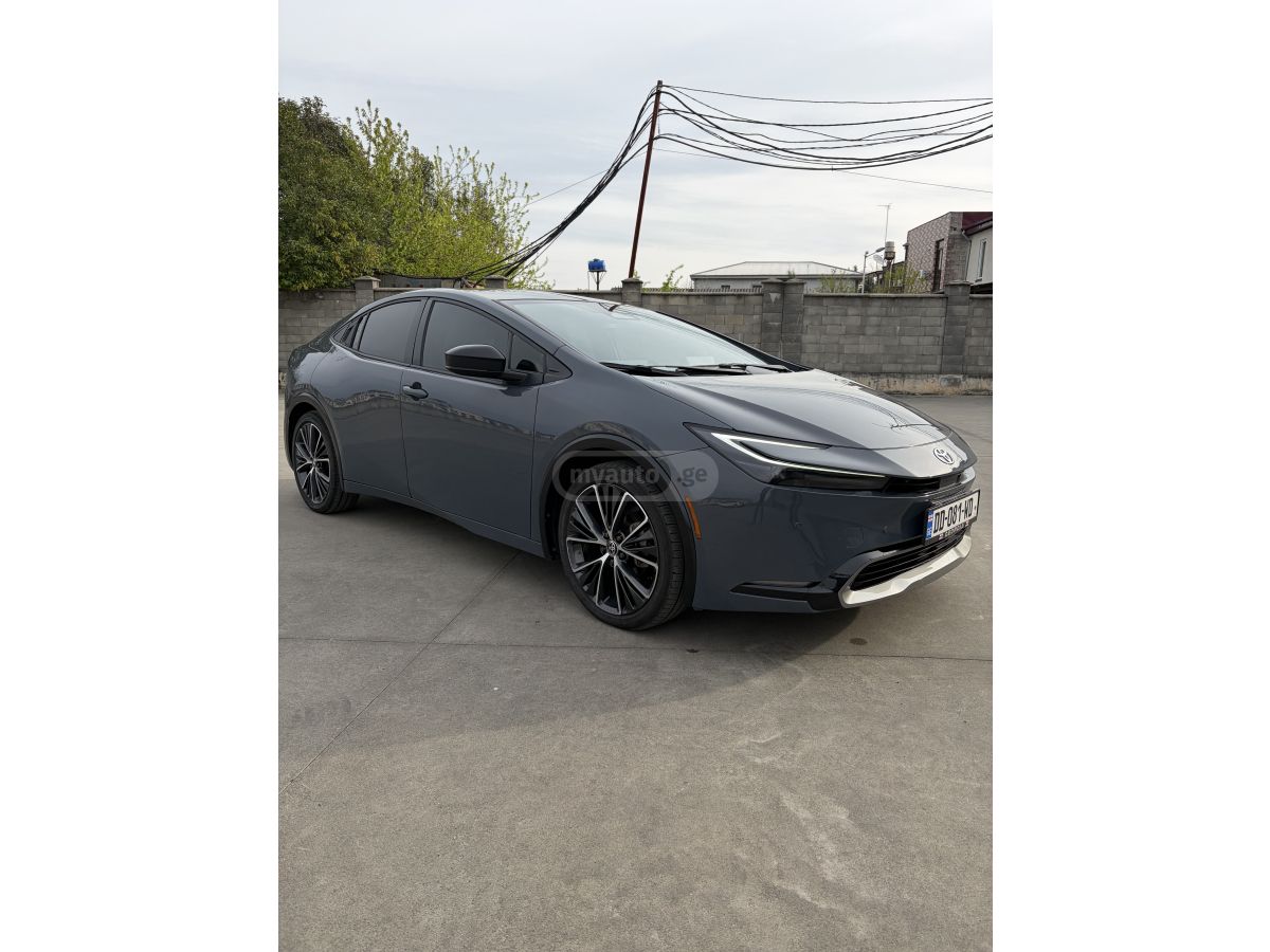 Toyota Prius - фото 2