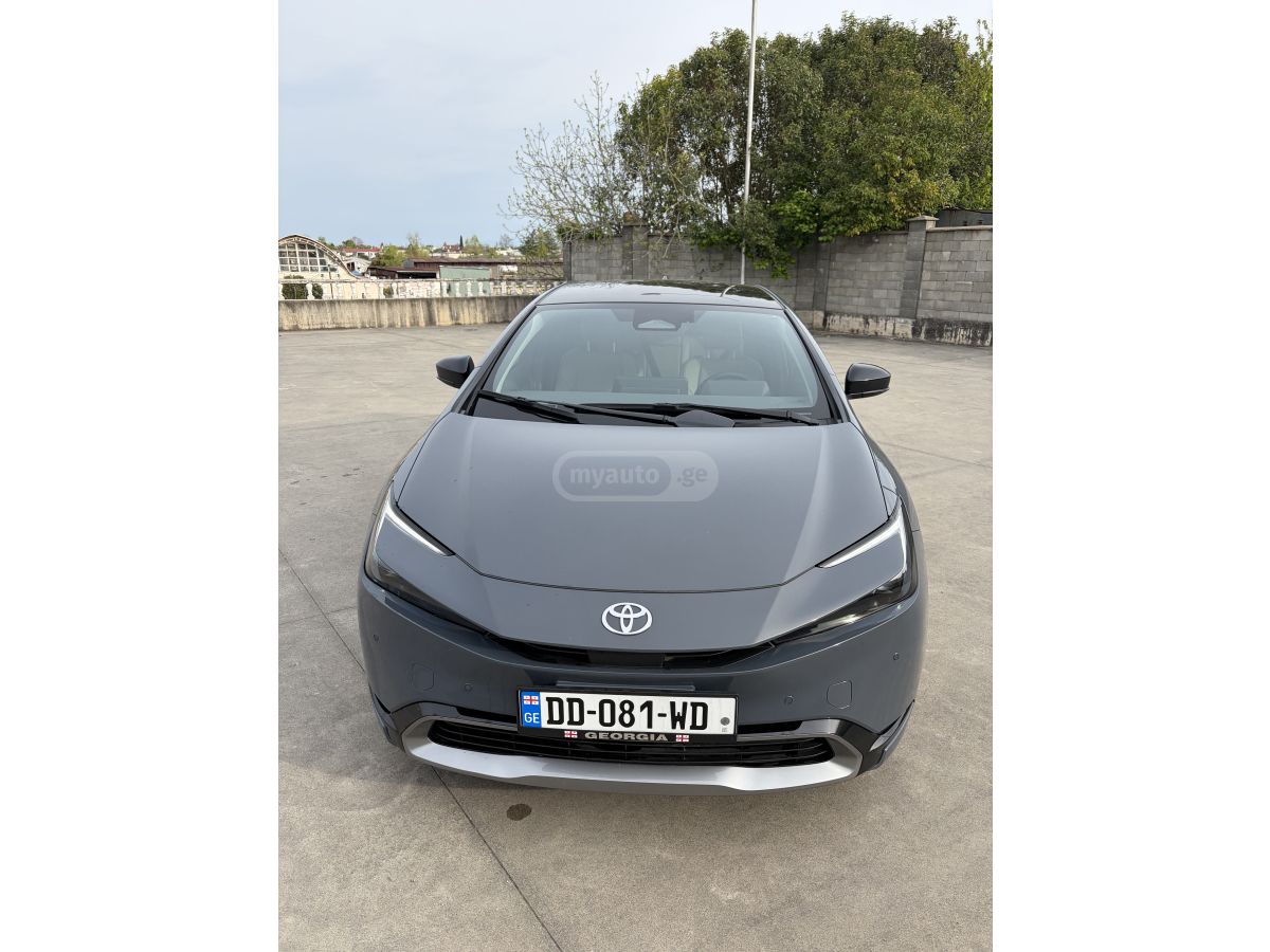 Toyota Prius - фото 3