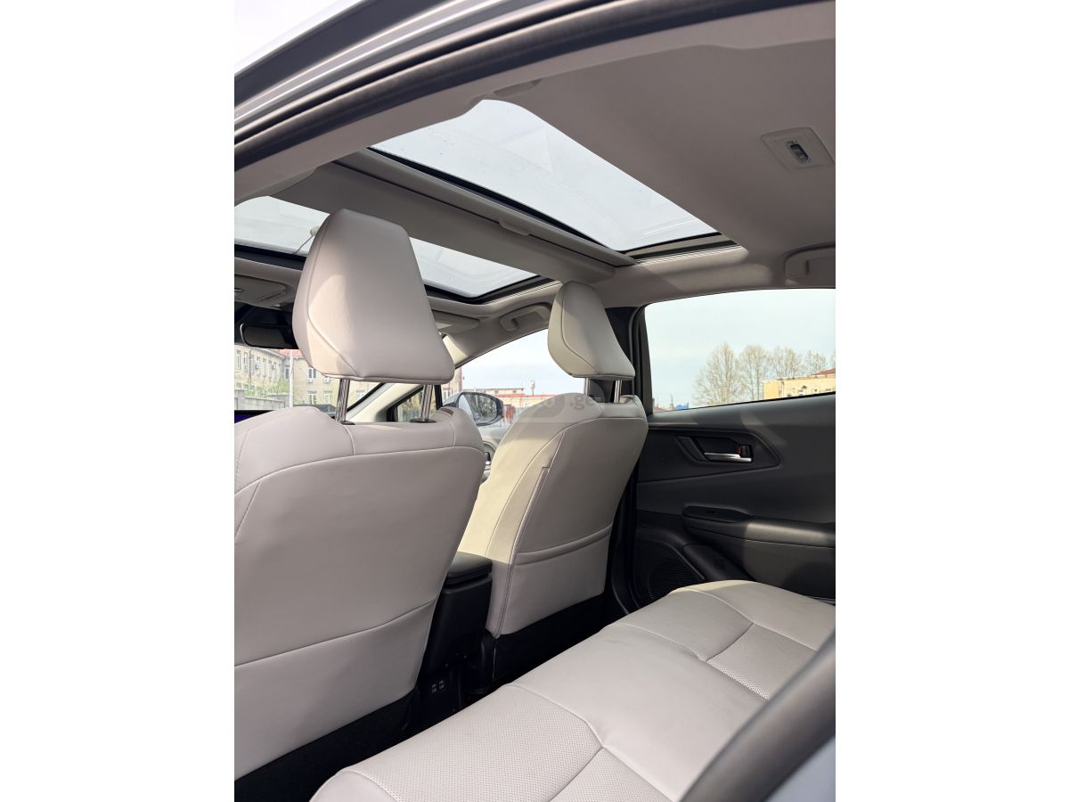 Toyota Prius - фото 9