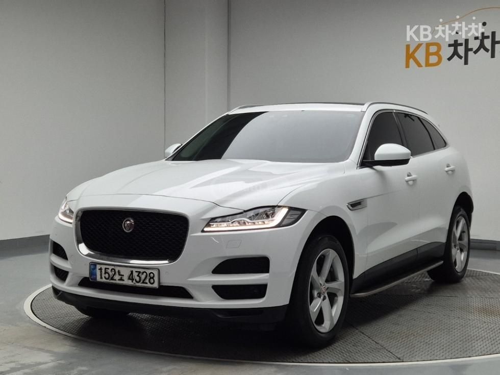 Jaguar F-Pace - фото 1