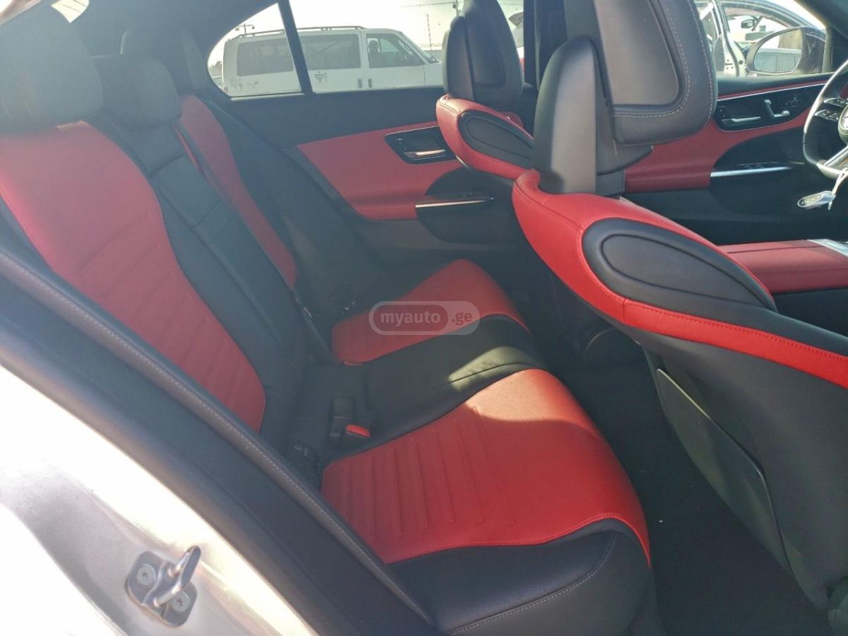 Mercedes-Benz C 30 AMG 2024 — миниатюра 10