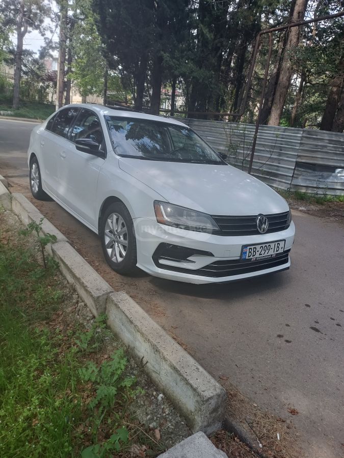 Volkswagen Jetta - фото 1