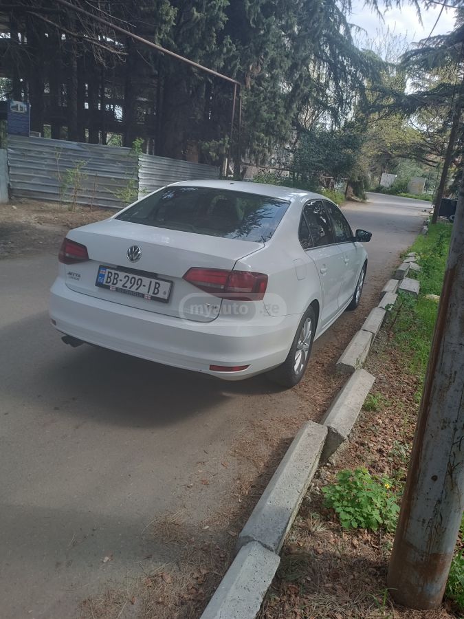 Volkswagen Jetta - фото 8