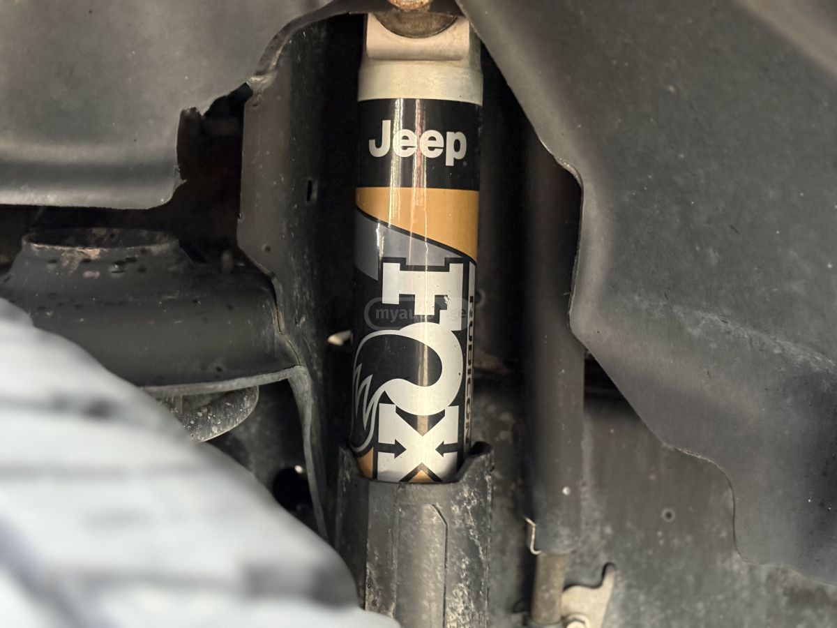 Jeep Wrangler - фото 11