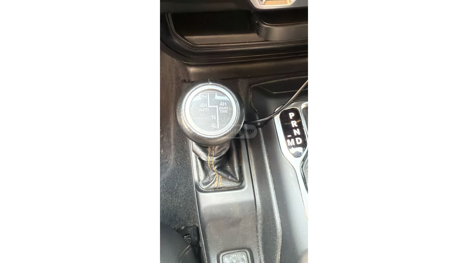 Jeep Wrangler - фото 12