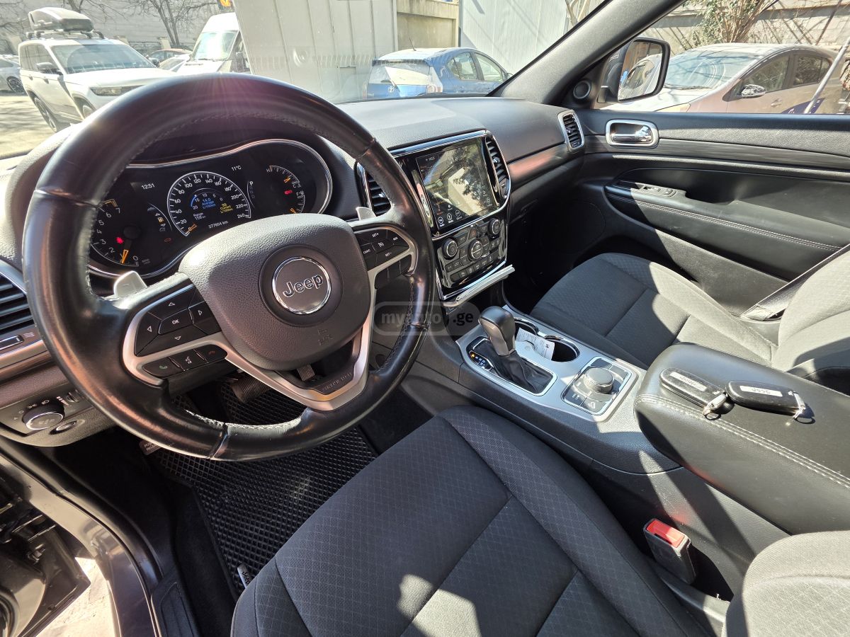 Jeep Grand Cherokee - фото 8