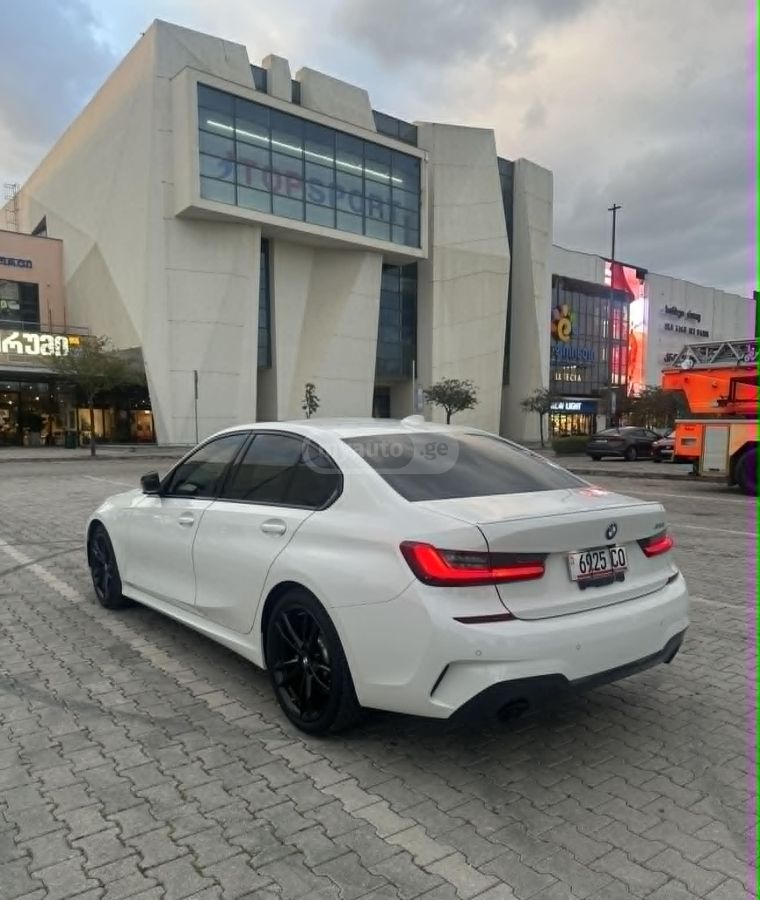 BMW 330 - фото 4