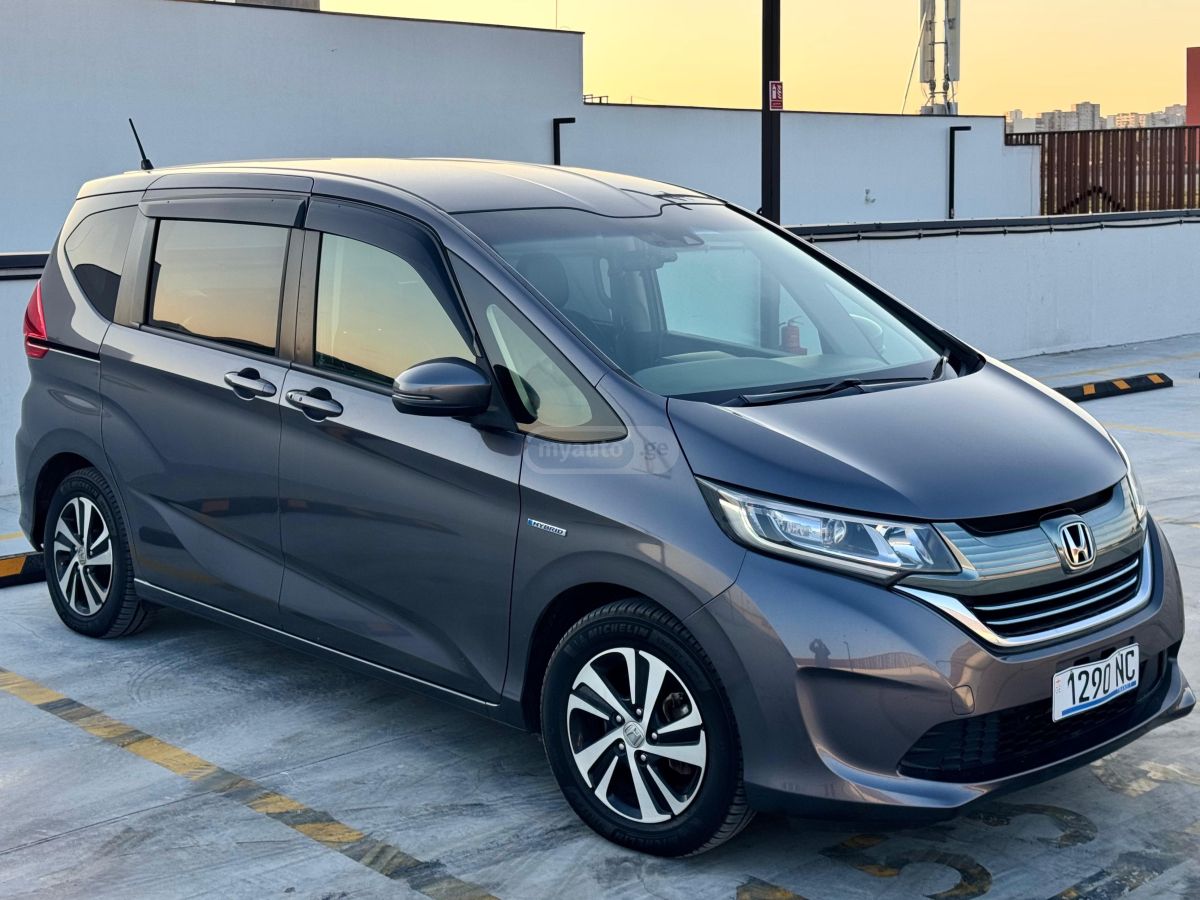 Honda Freed - фото 3