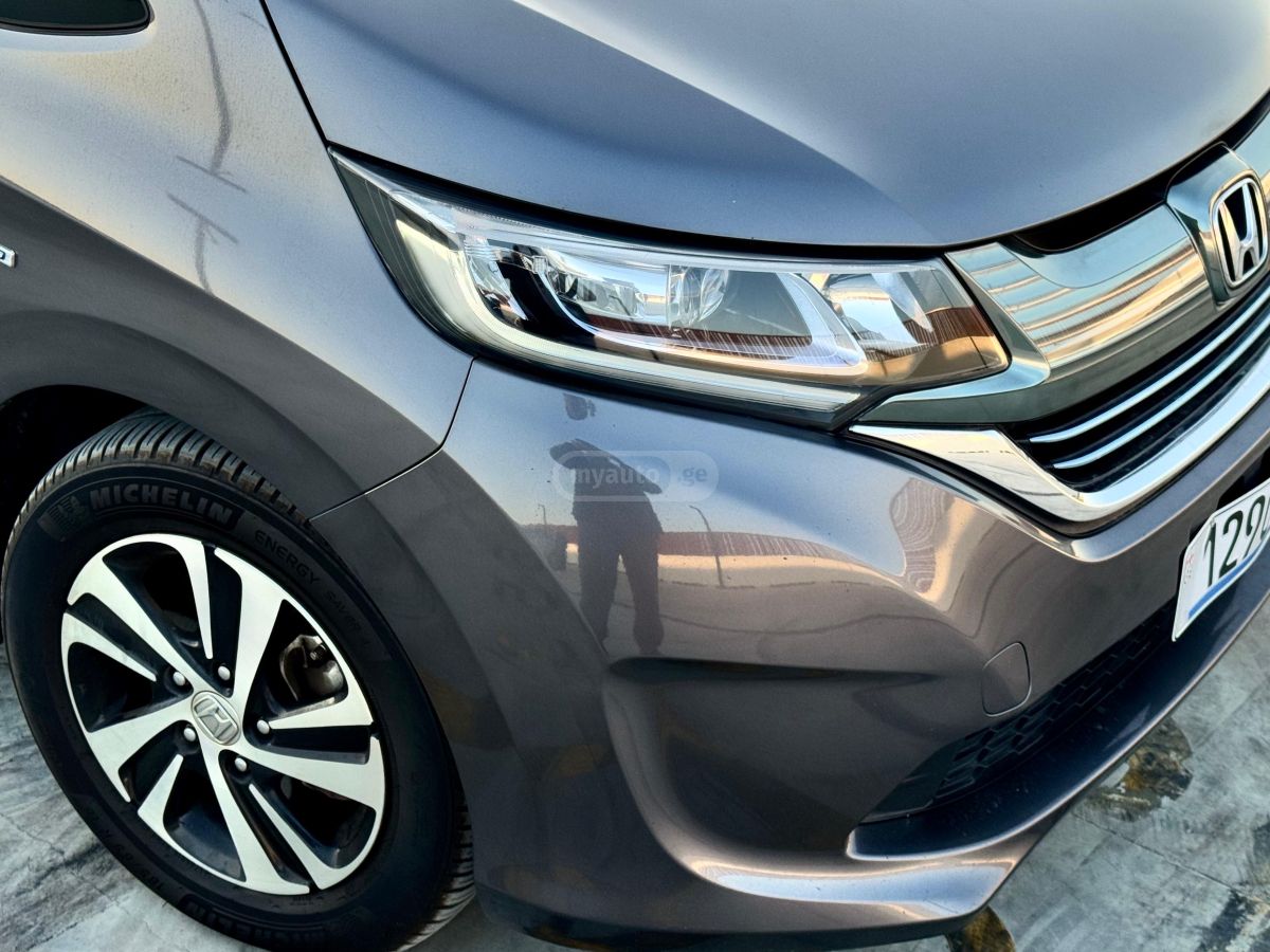 Honda Freed - фото 5