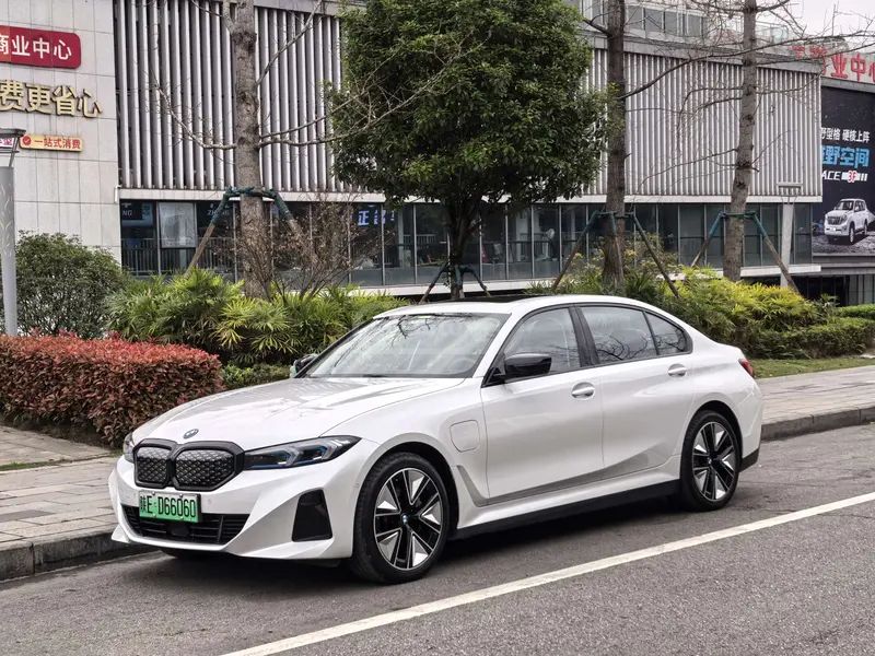 BMW I3 2025 — миниатюра 1